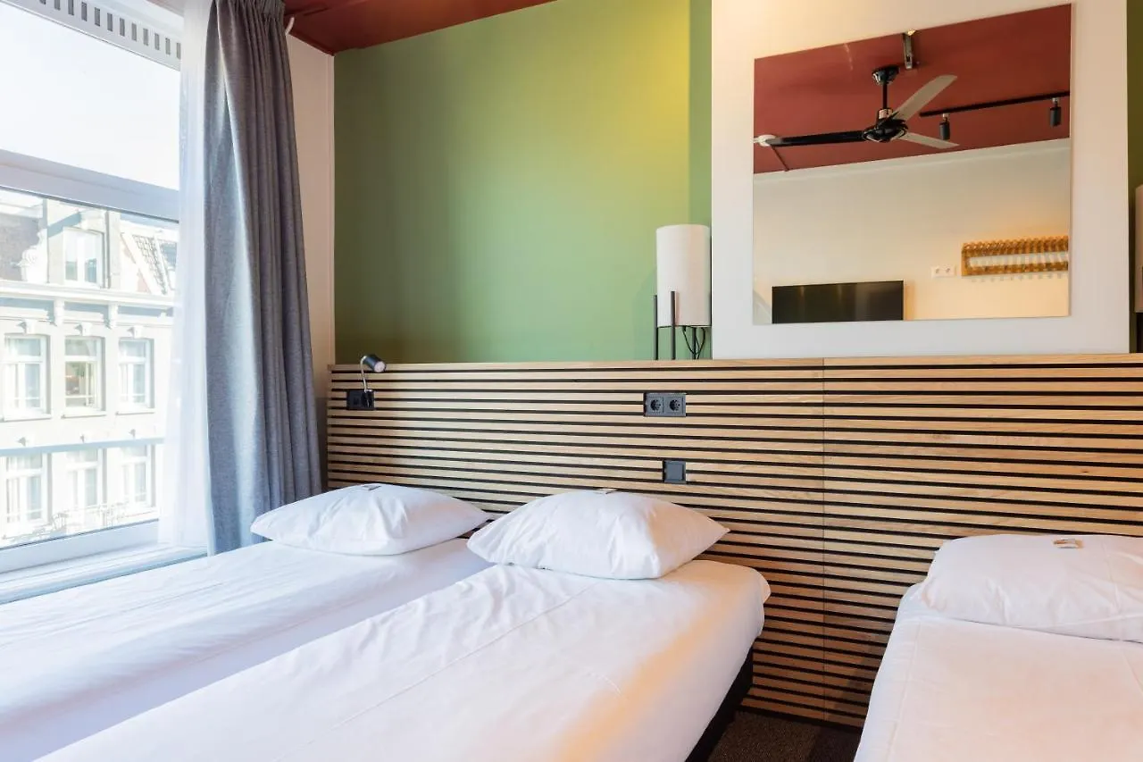 **  Weber Hotel 117 Netherlands