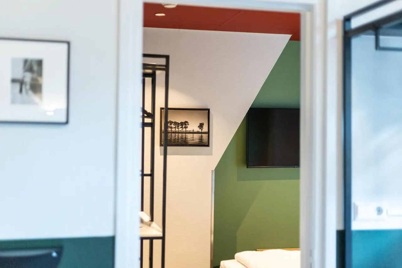Weber Hotel 117 Амстердам