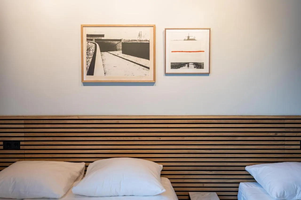 Weber Hotel 117 Амстердам