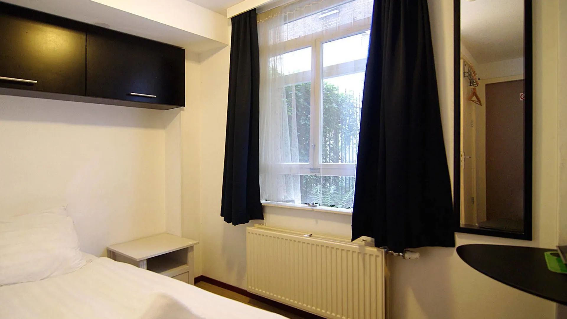 Weber Hotel 117